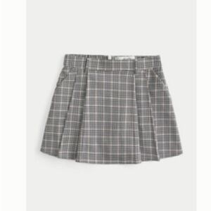 Hollister Ultra High Rise Pleated Skort